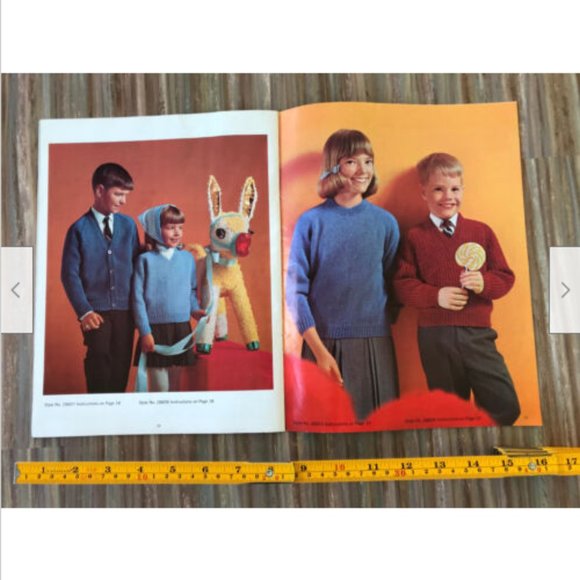 Mary Maxim Junior Casuals Vintage Knitting Pattern Book #28 1960s Sweater Tops - Picture 3 of 4
